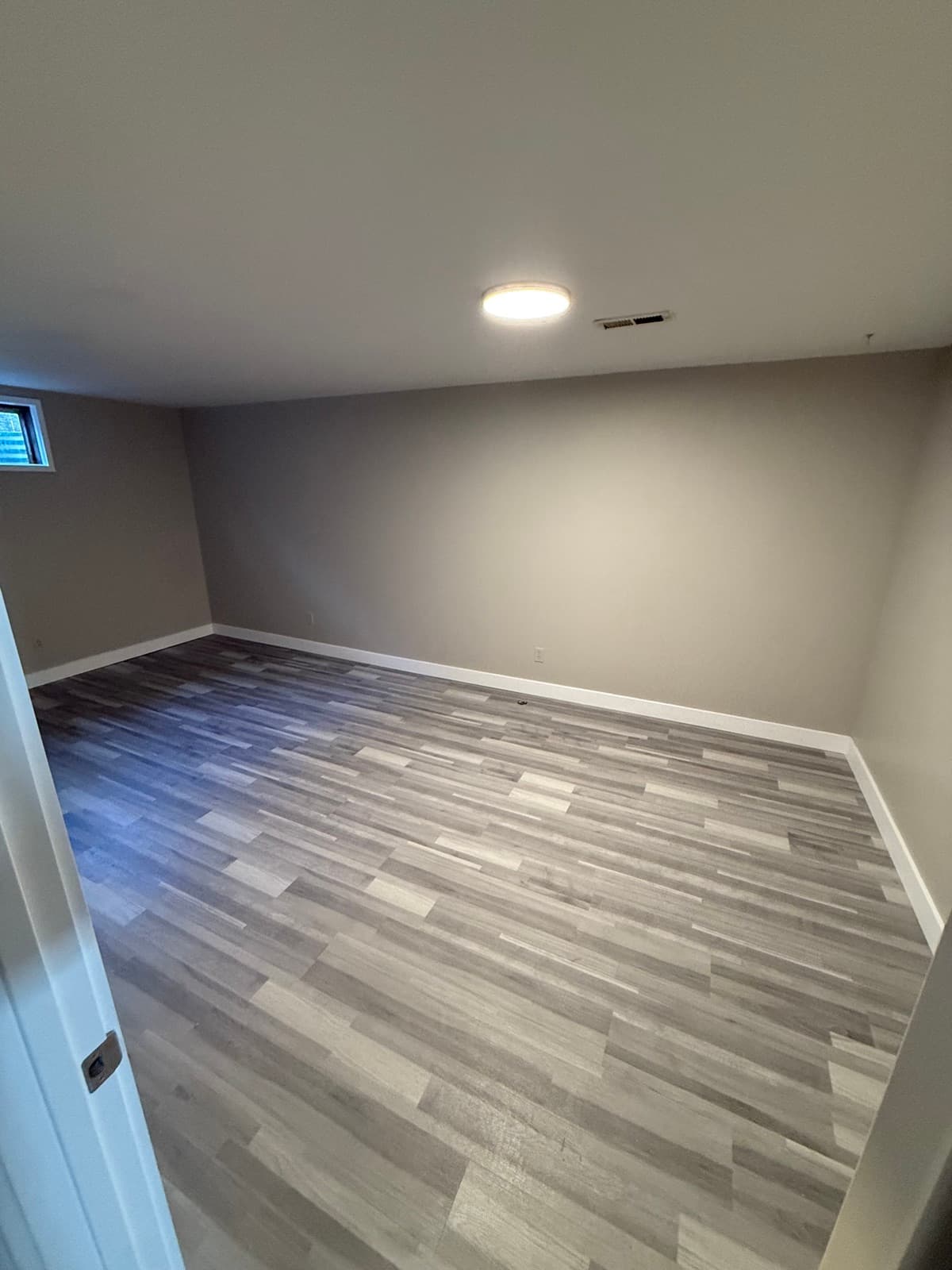 Laminate flooring installed in Spokane, WA by Happy Feet Flooring